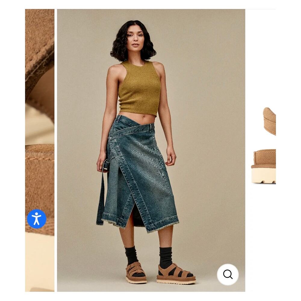 UGG Women's Goldenstar Strap
Sandals